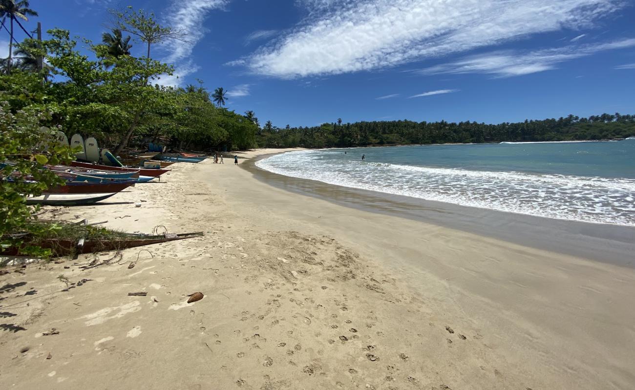 Hiriketiya Beach'in fotoğrafı i̇nce bej kum yüzey ile