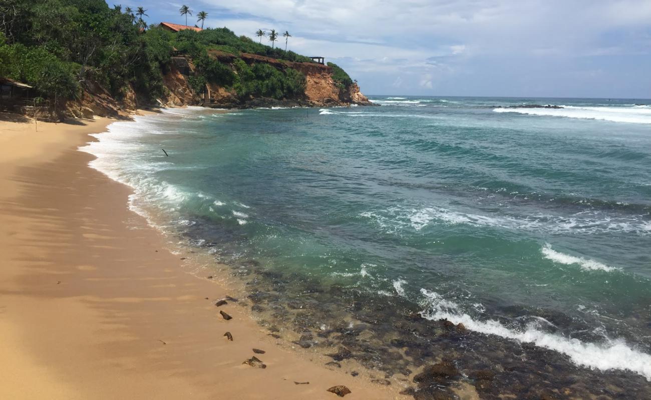 Abimanagama Beach'in fotoğrafı bej kum ve kayalar yüzey ile