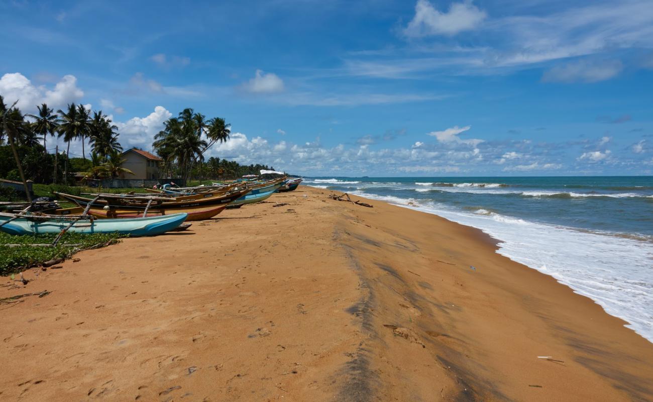 Kalutara North Beach'in fotoğrafı açık bej kum yüzey ile