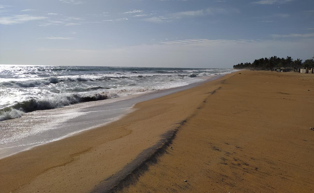 Rathmalana Beach'in fotoğrafı parlak kum yüzey ile