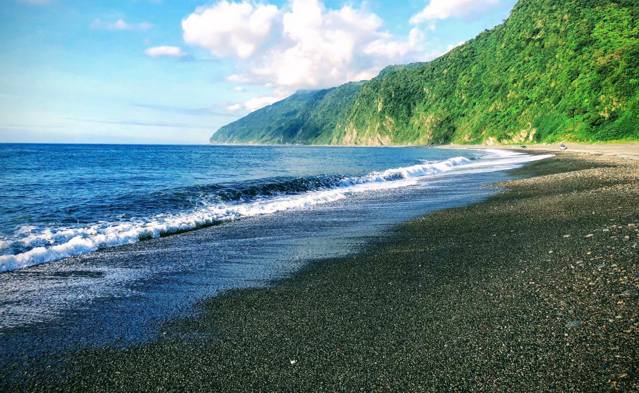 Ao Mei Beach'in fotoğrafı gri kum ve çakıl yüzey ile