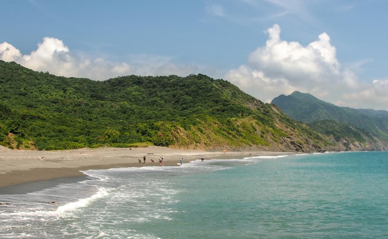 Skinning Coast'in fotoğrafı gri kum yüzey ile