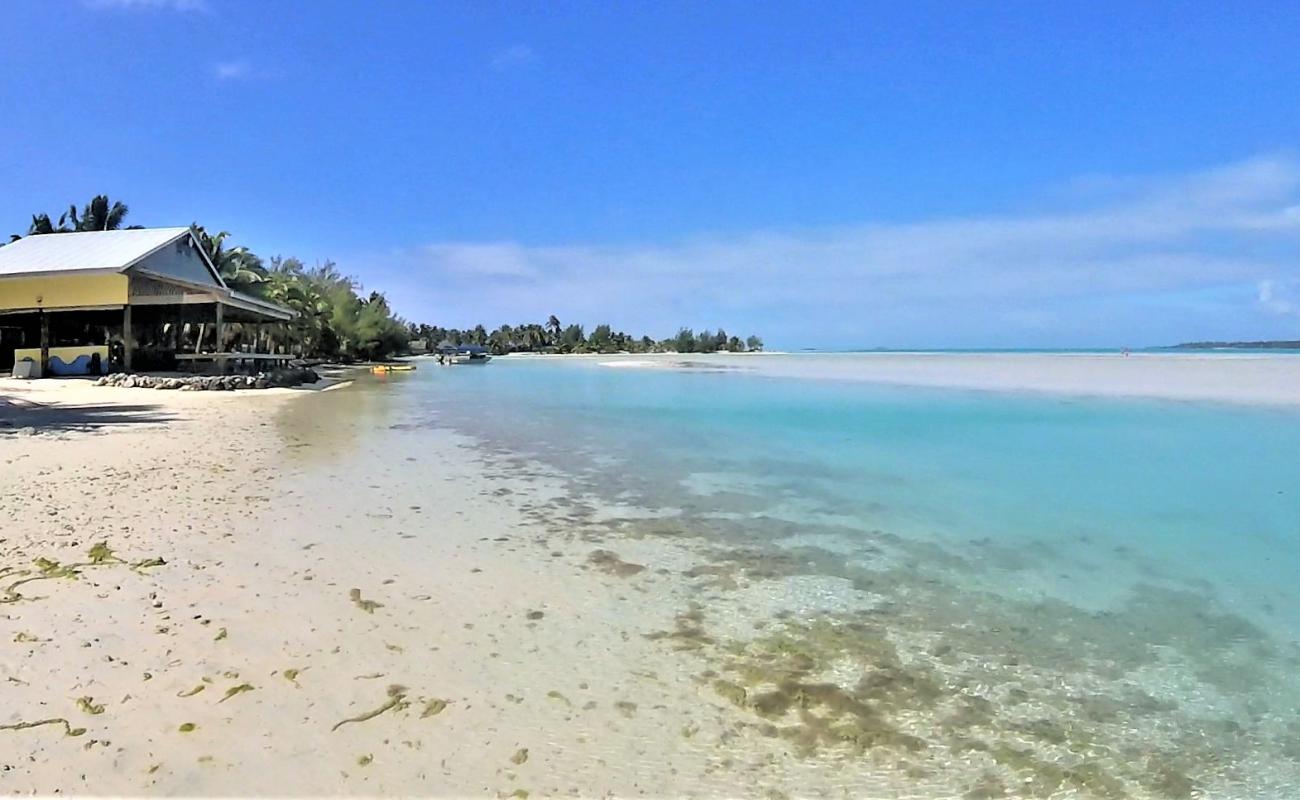 Ootu Beach'in fotoğrafı beyaz kum ve çakıl yüzey ile