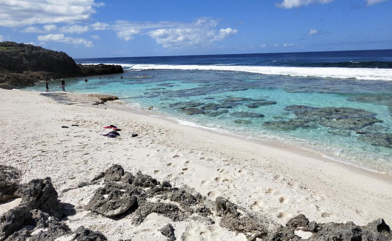 Matai Beach'in fotoğrafı parlak kum yüzey ile