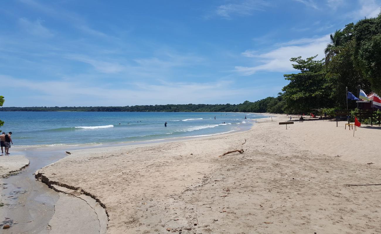 Playa Galardonada'in fotoğrafı parlak ince kum yüzey ile