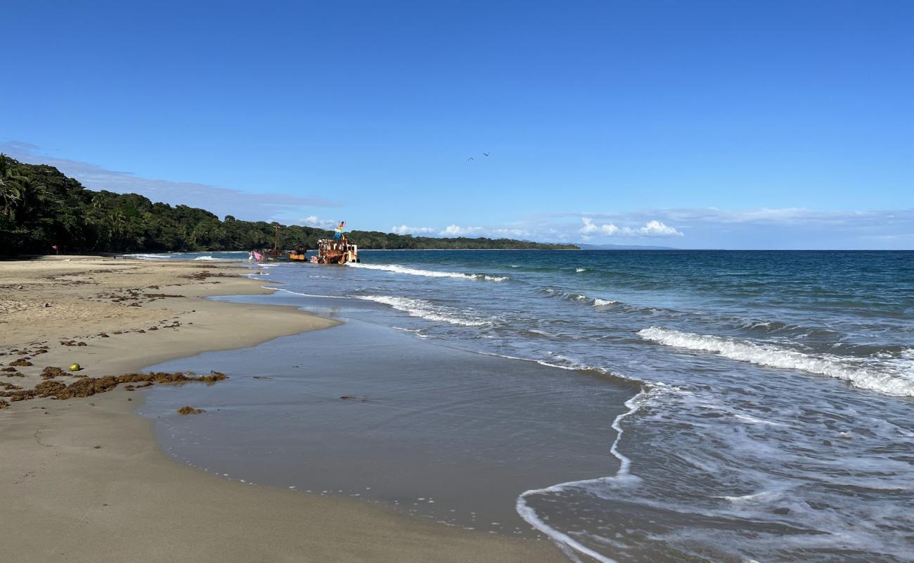 Manzanillo beach'in fotoğrafı açık bej kum yüzey ile