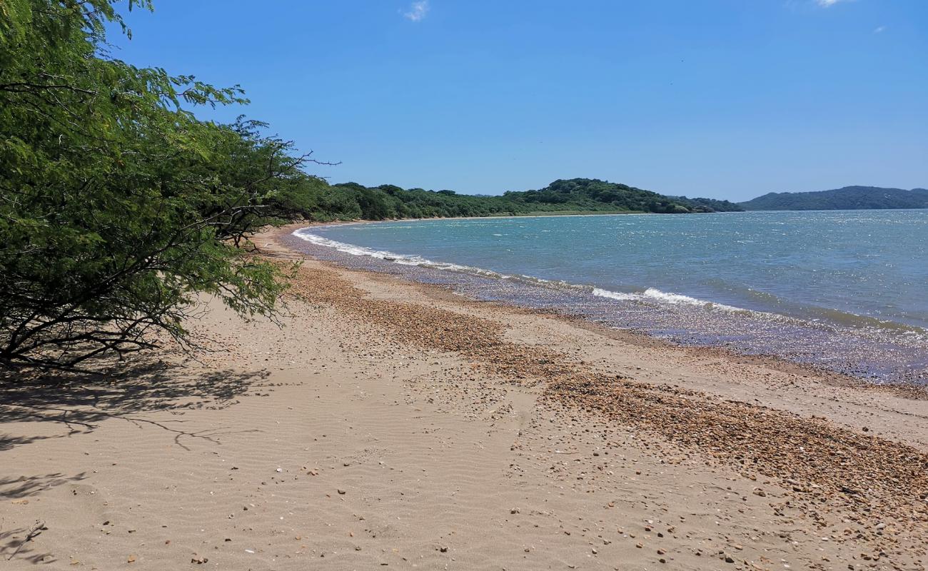 Papaturro beach'in fotoğrafı bej kum ve çakıl yüzey ile