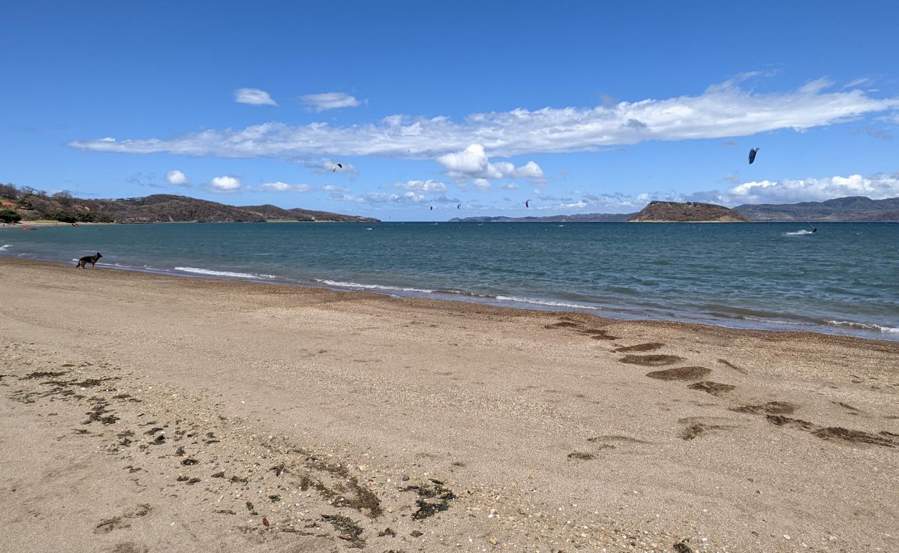 Copal beach'in fotoğrafı parlak kabuk kumu yüzey ile