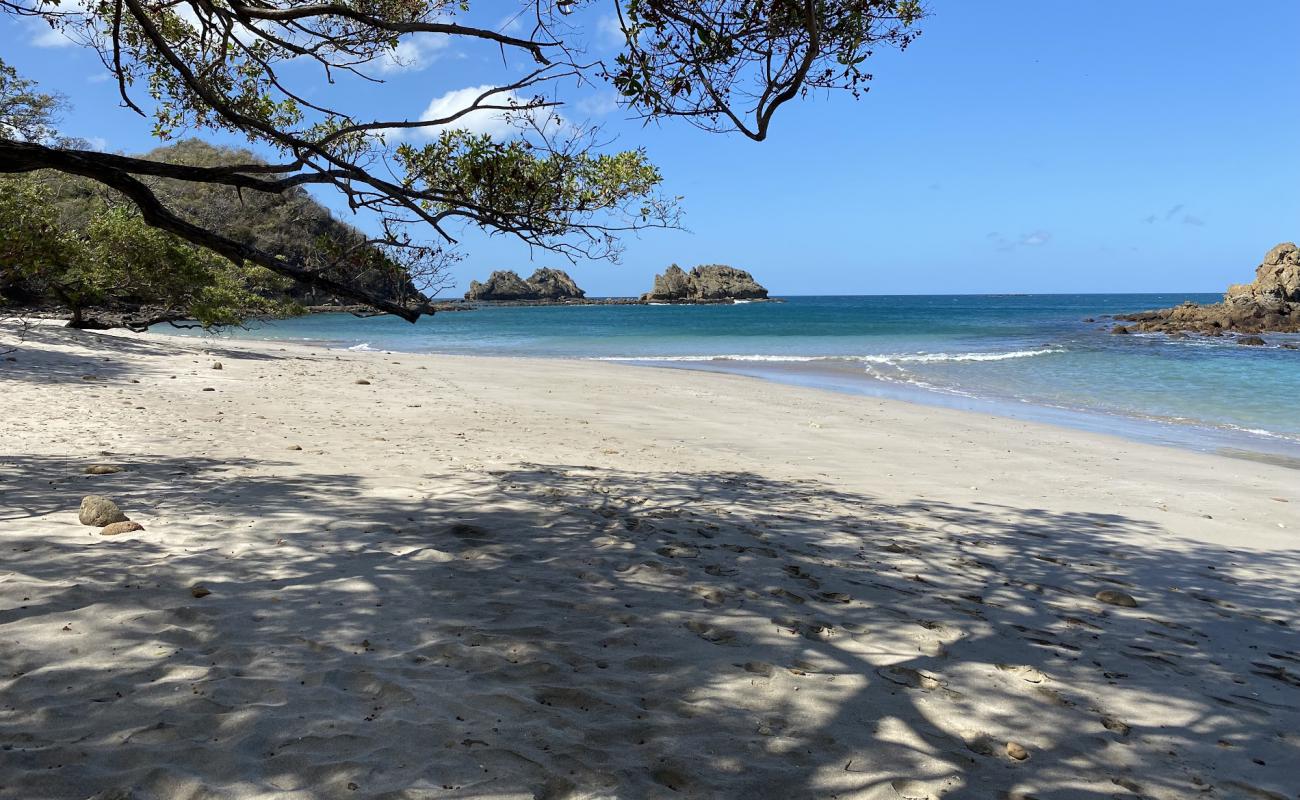 Rajadita beach'in fotoğrafı açık bej kum yüzey ile