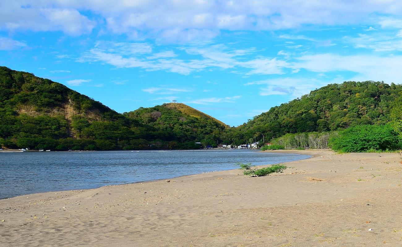 Cuajiniquil beach'in fotoğrafı parlak kum yüzey ile