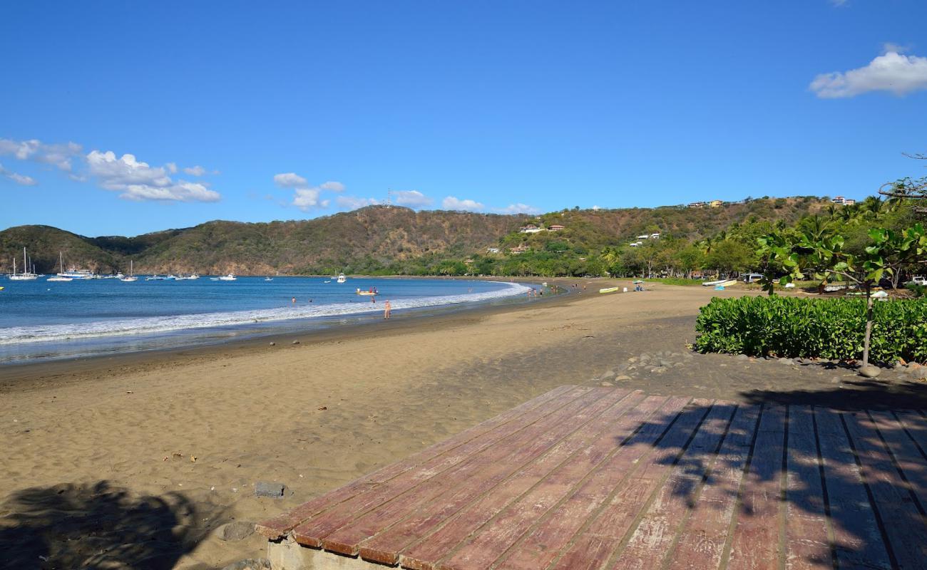 Coconut Beach'in fotoğrafı gri kum yüzey ile