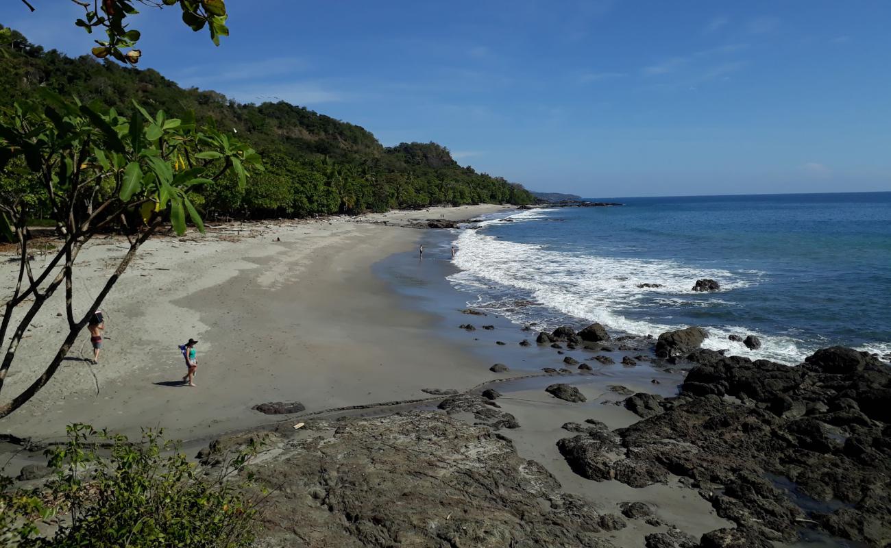 Playa Montezuma'in fotoğrafı açık bej kum yüzey ile