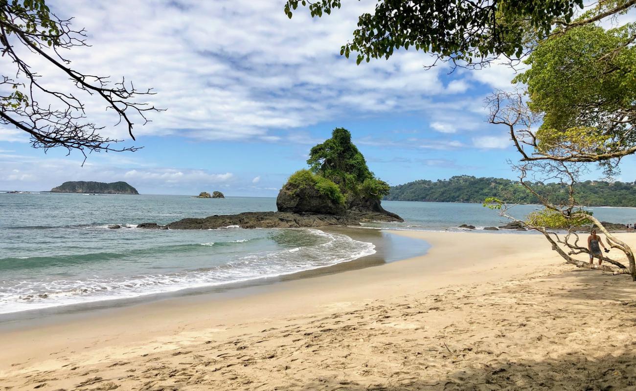 Playa Escondido'in fotoğrafı açık bej kum yüzey ile