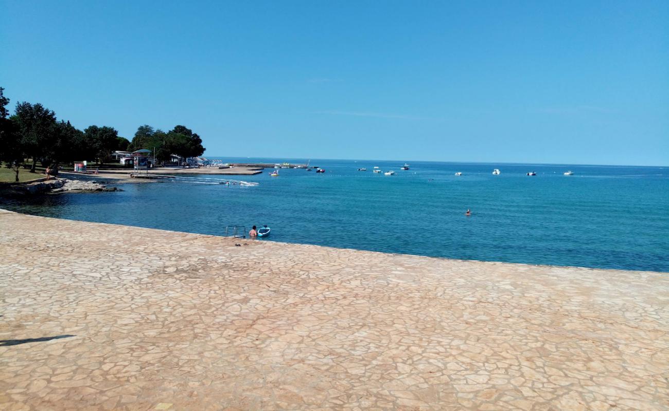 Canova Park beach'in fotoğrafı bej kum ve kayalar yüzey ile