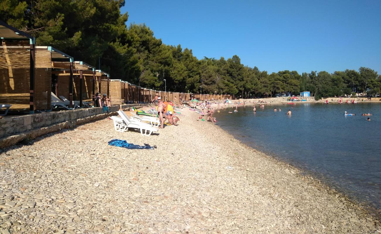 Karpinjan beach'in fotoğrafı bej çakıl yüzey ile
