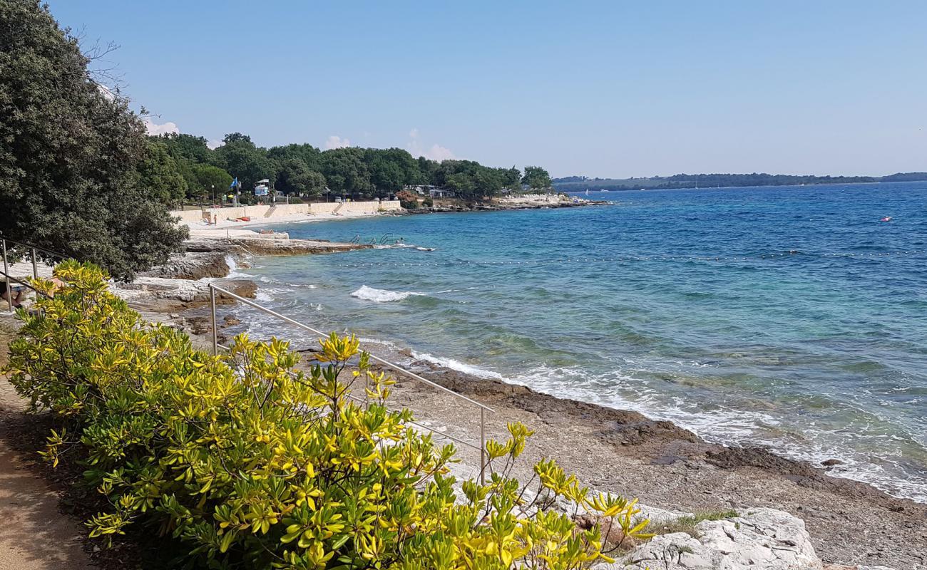 Solaris beach'in fotoğrafı taşlar yüzey ile