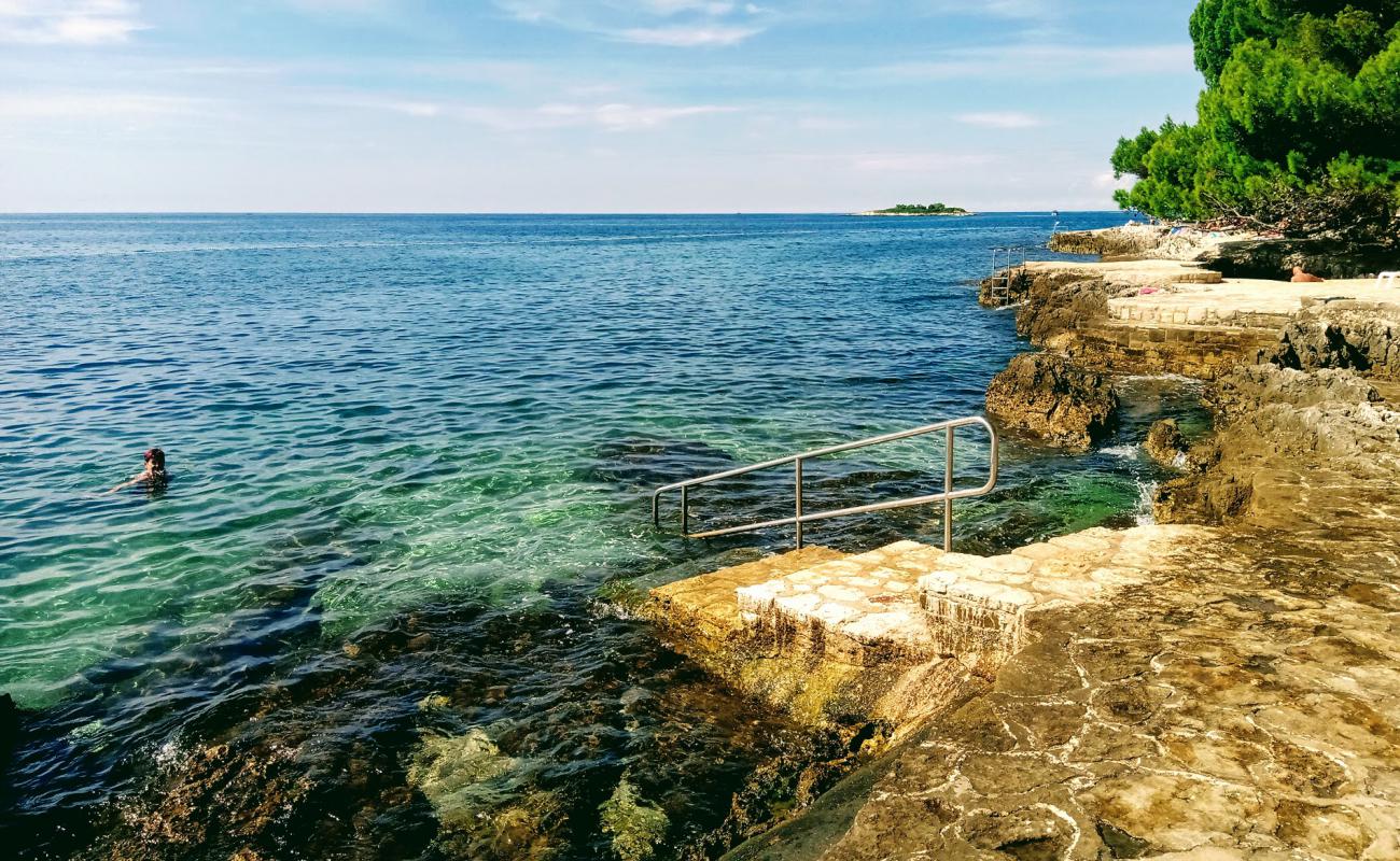 Plava Laguna beach II'in fotoğrafı beton kapak yüzey ile