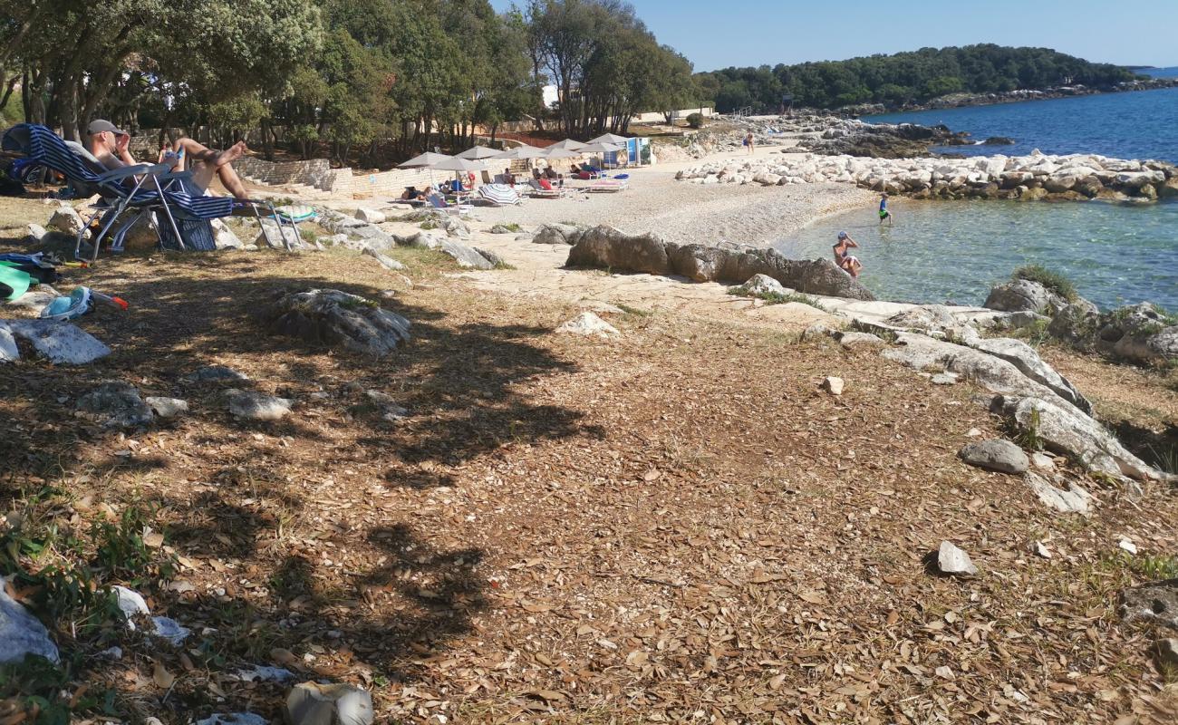 Funtana beach II'in fotoğrafı bej çakıl yüzey ile