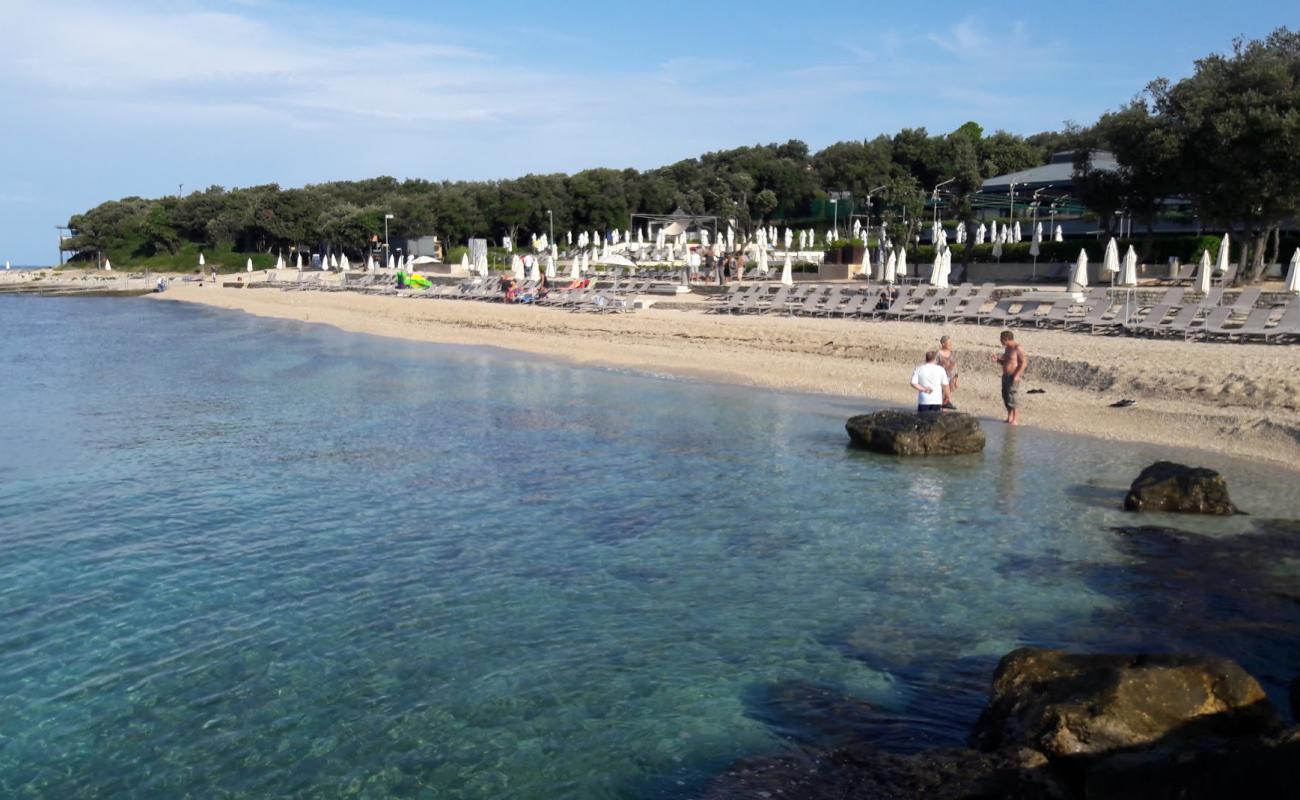 Amarin beach'in fotoğrafı hafif çakıl yüzey ile