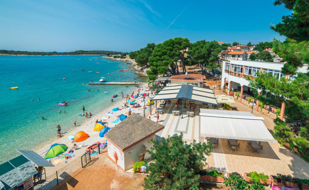 Centinera beach'in fotoğrafı bej çakıl yüzey ile