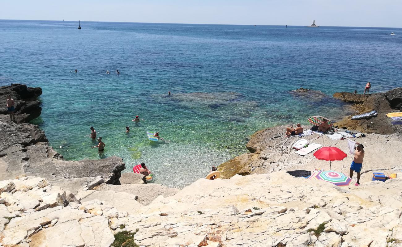 Cliff jump'in fotoğrafı kayalık arazi yüzey ile