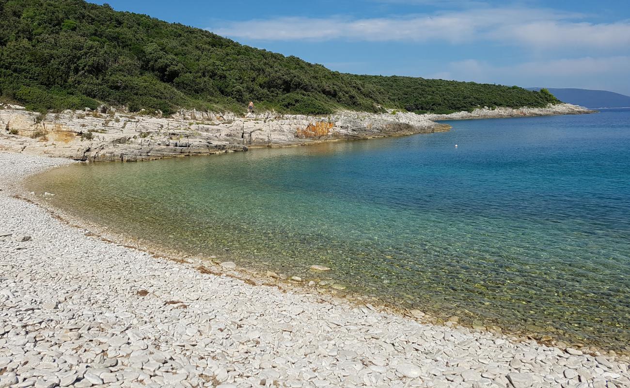 Cava beach'in fotoğrafı bej çakıl yüzey ile