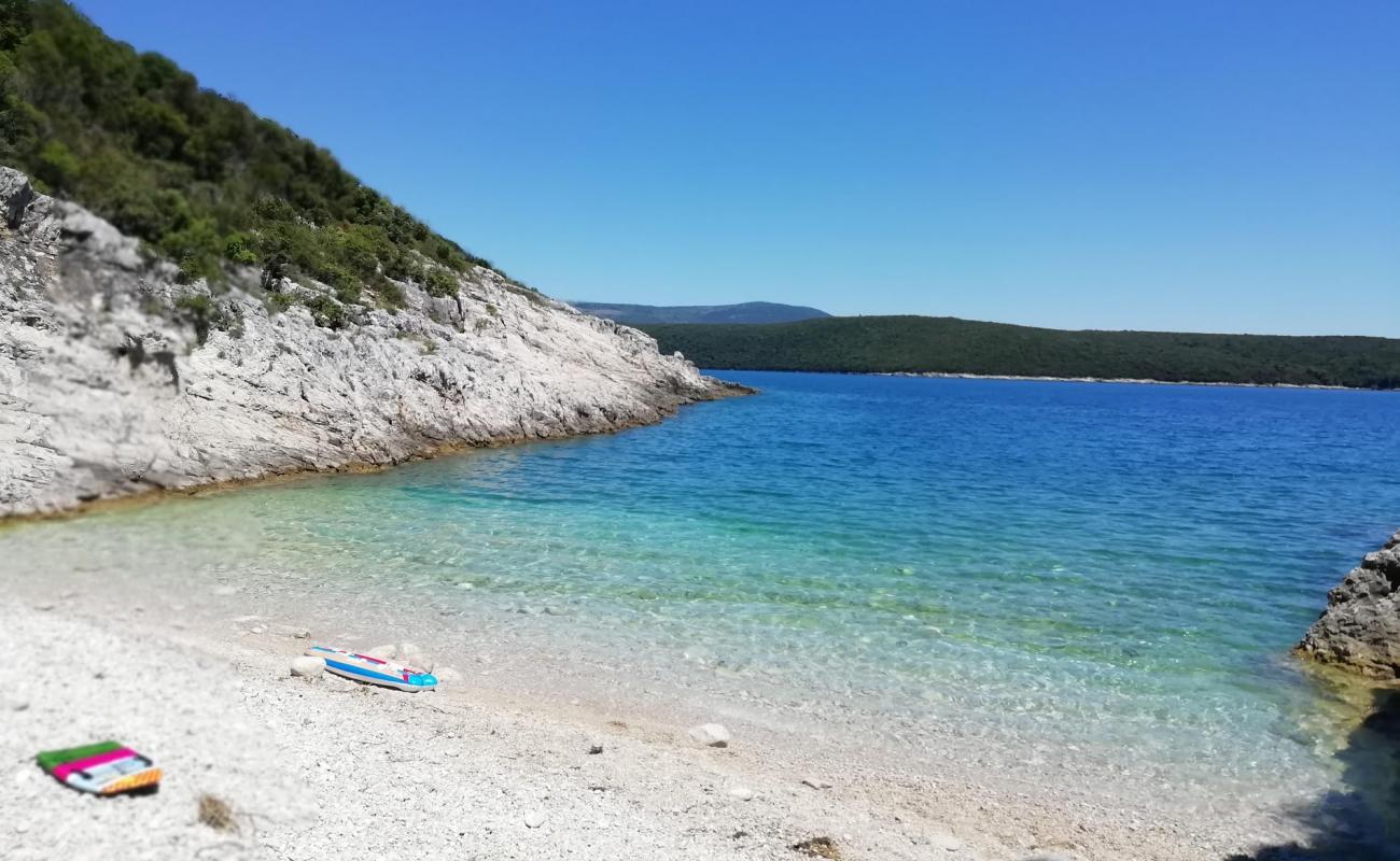 Provaza beach'in fotoğrafı hafif çakıl yüzey ile