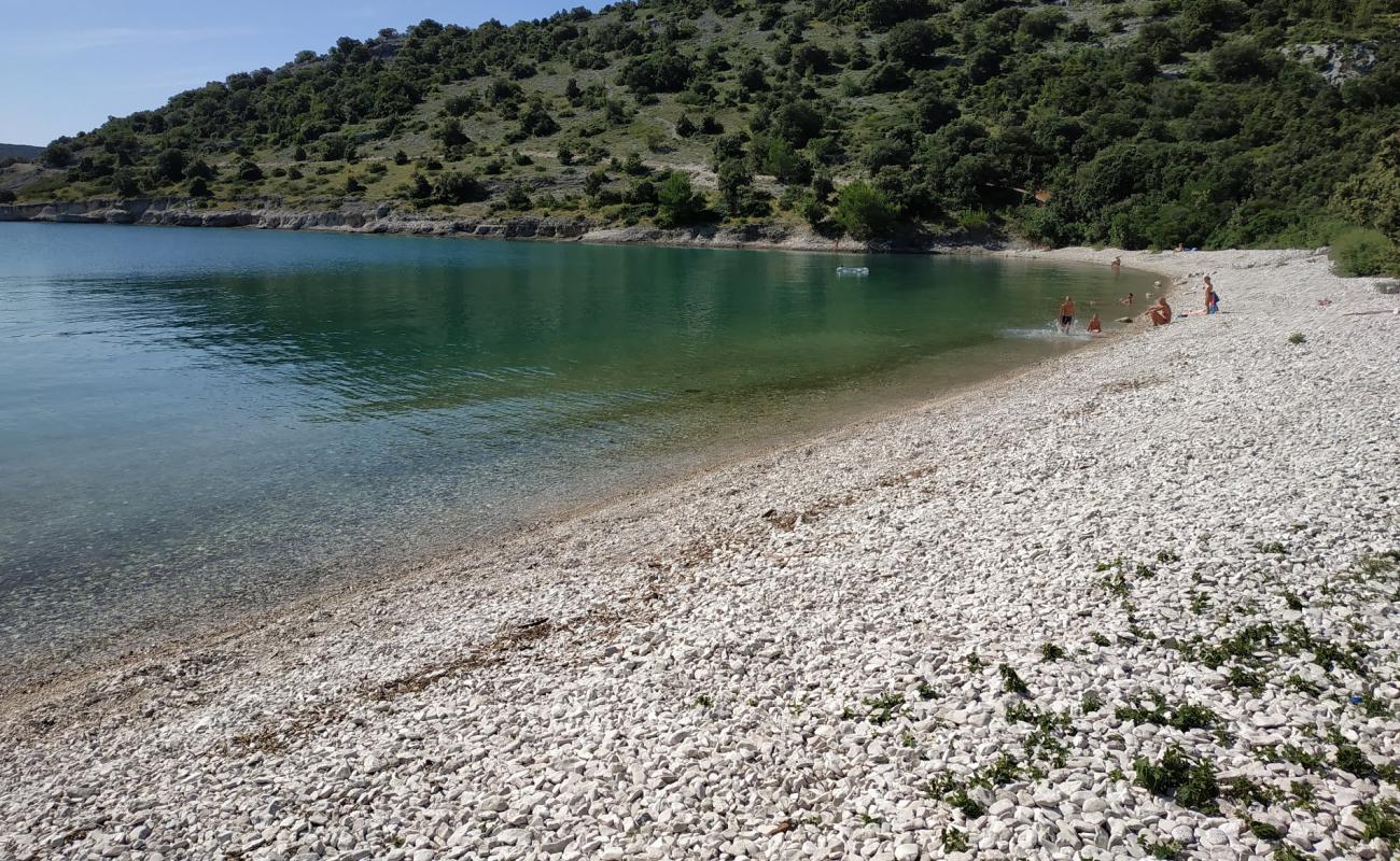 Luka beach'in fotoğrafı hafif çakıl yüzey ile