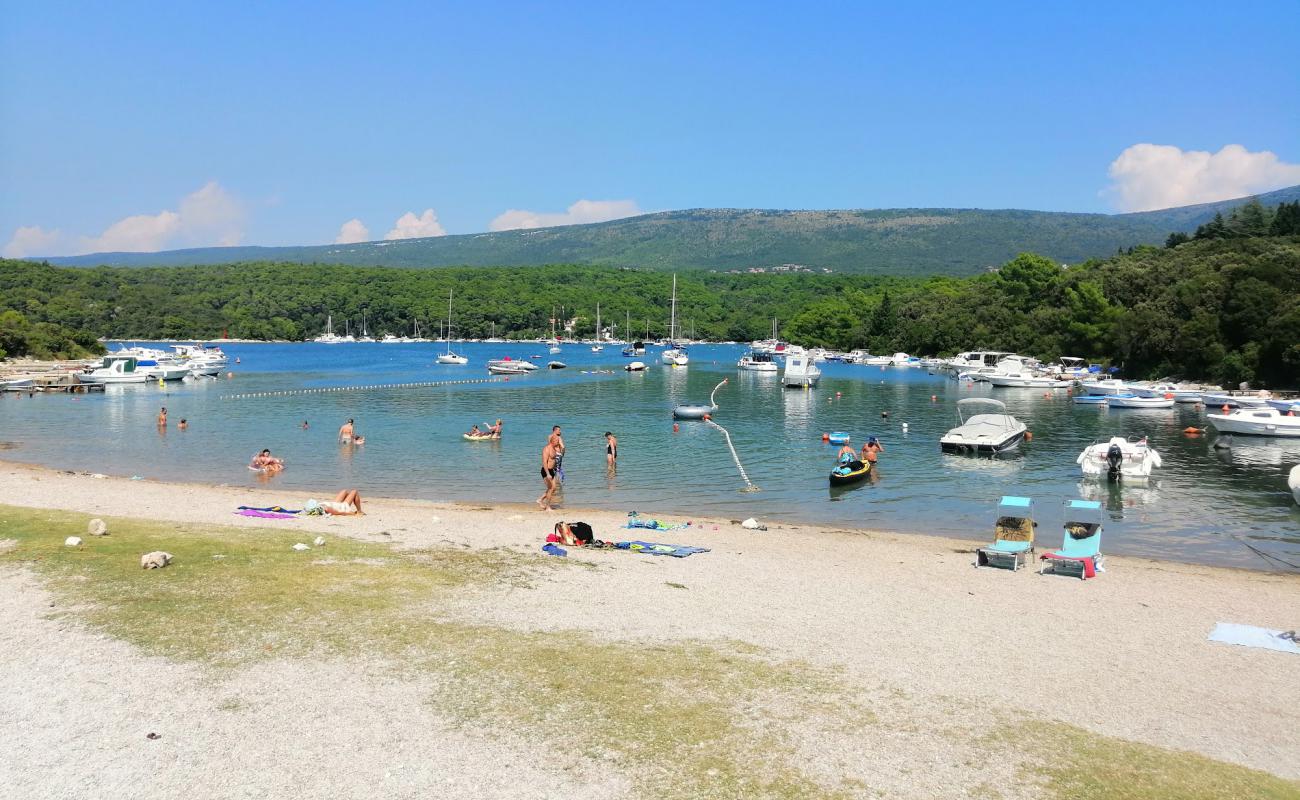 Tunarica beach'in fotoğrafı küçük gri çakıllar yüzey ile