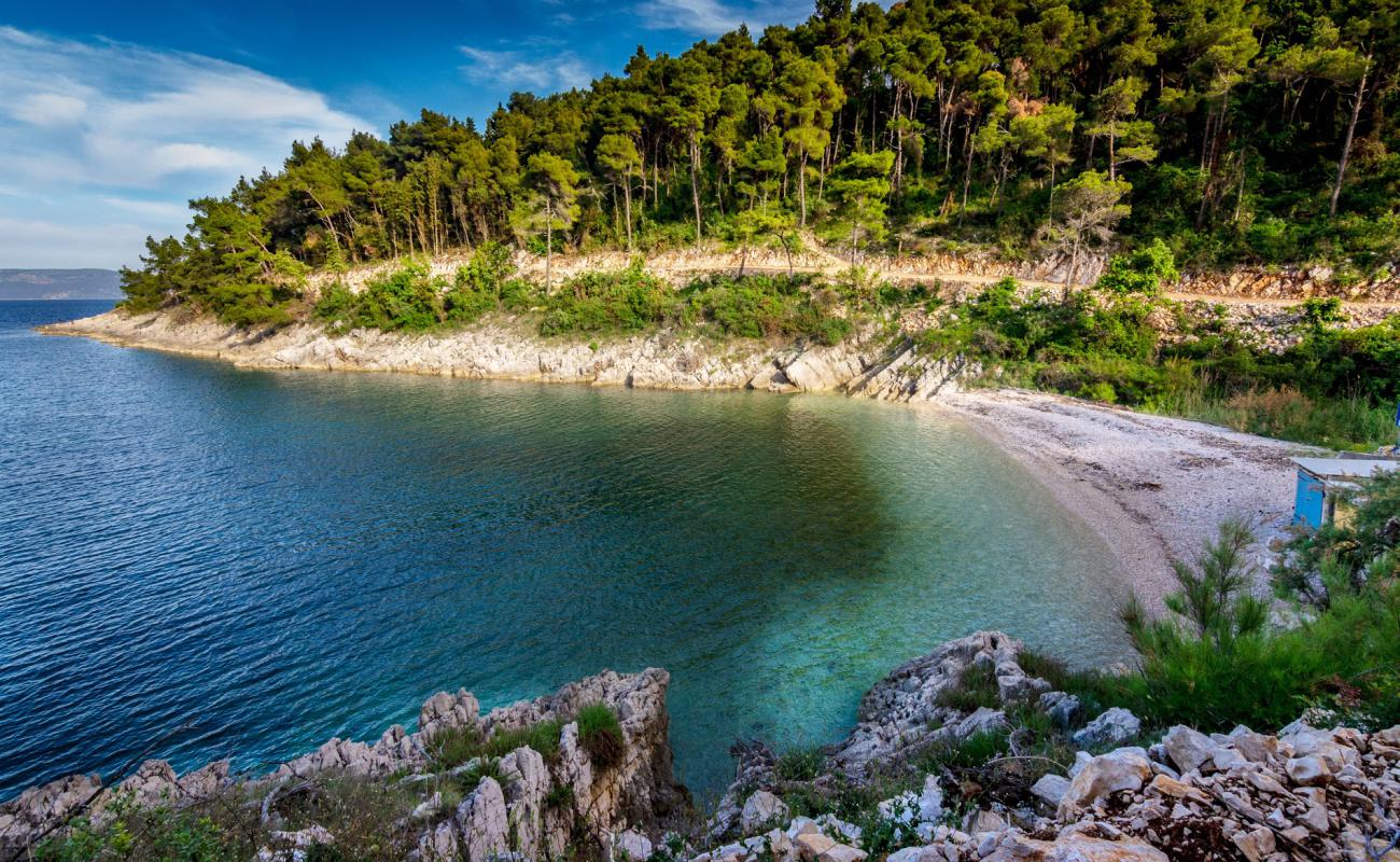 Drenje beach'in fotoğrafı hafif çakıl yüzey ile