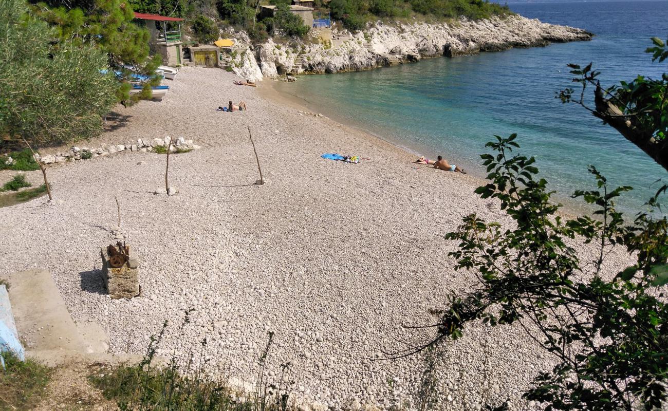 Jelenscica beach'in fotoğrafı hafif çakıl yüzey ile