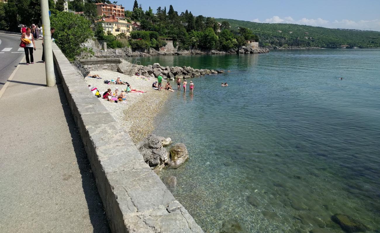 Crnikovica beach'in fotoğrafı beton kapak yüzey ile