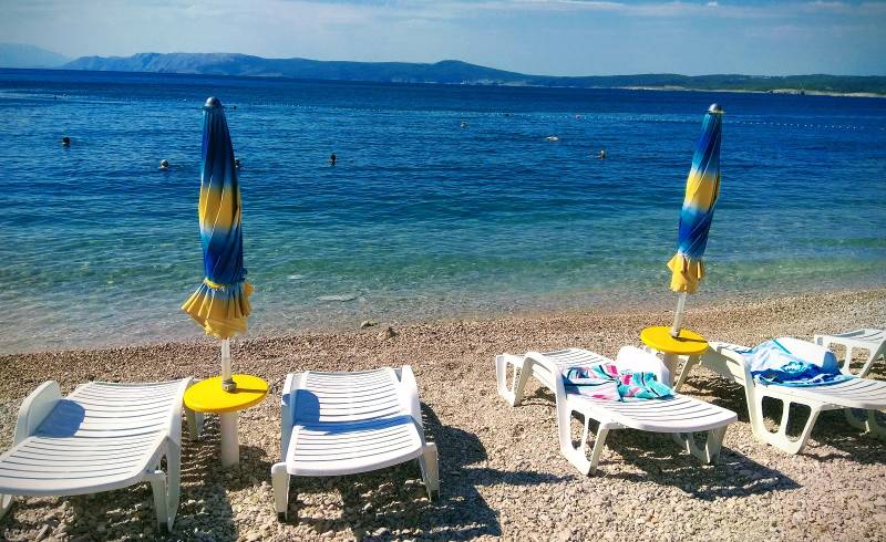 Podvorska beach'in fotoğrafı koyu i̇nce çakıl yüzey ile