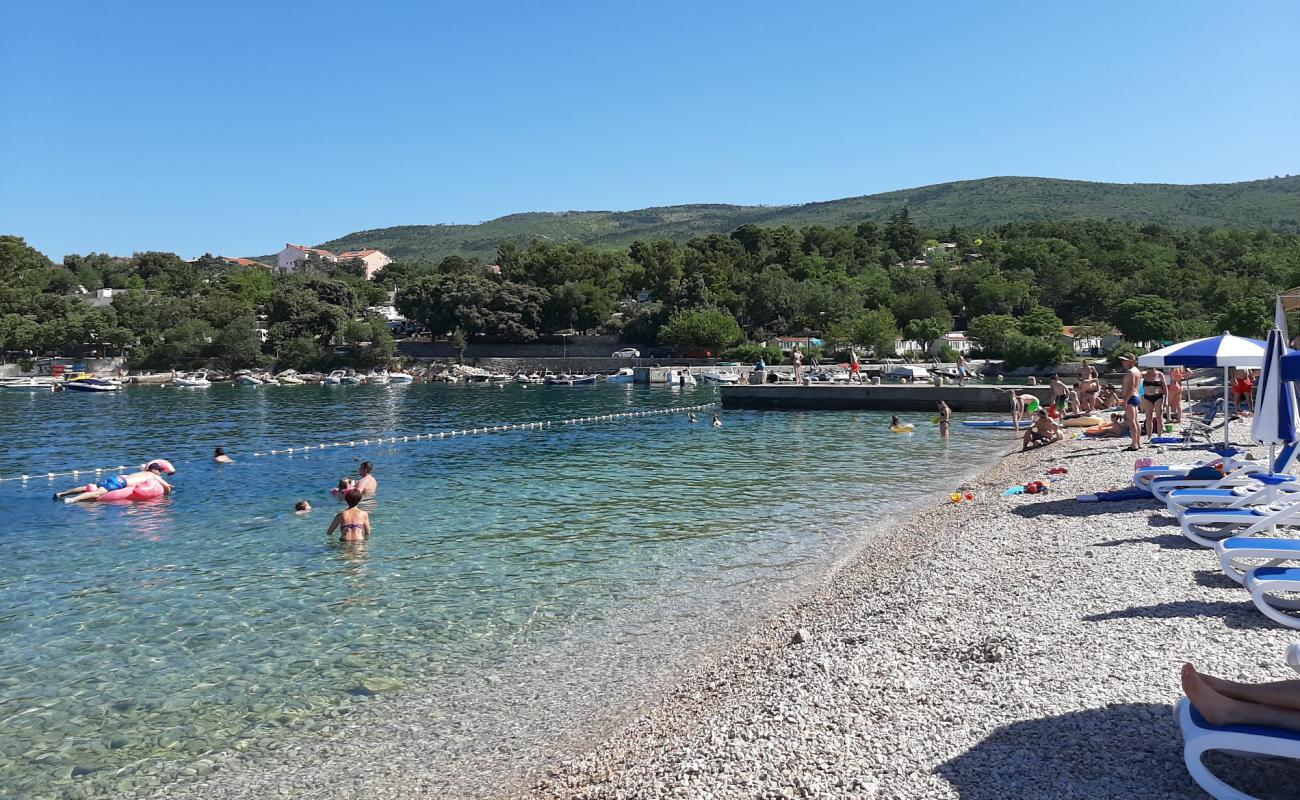 Uvala Slana'in fotoğrafı hafif çakıl yüzey ile