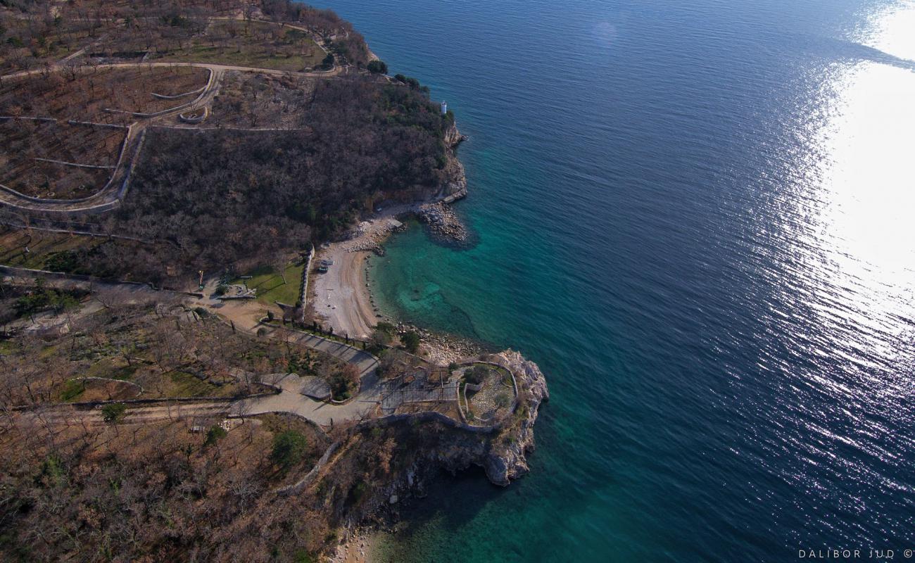 Pekna beach'in fotoğrafı taşlar yüzey ile