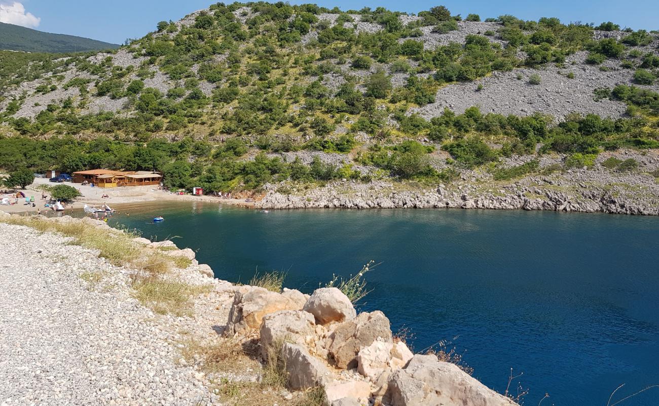 Dog beach'in fotoğrafı taşlar yüzey ile