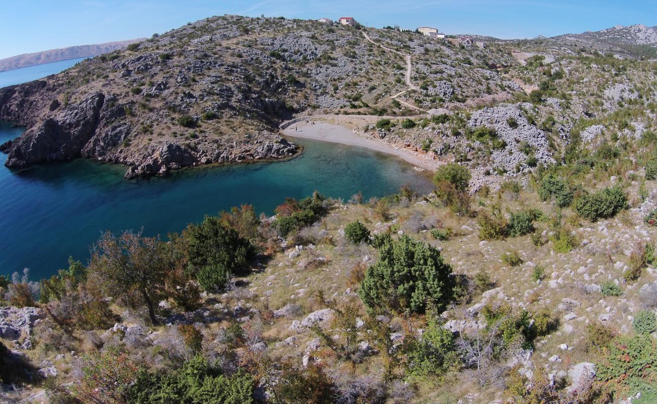 Cesarica beach'in fotoğrafı gri çakıl taşı yüzey ile