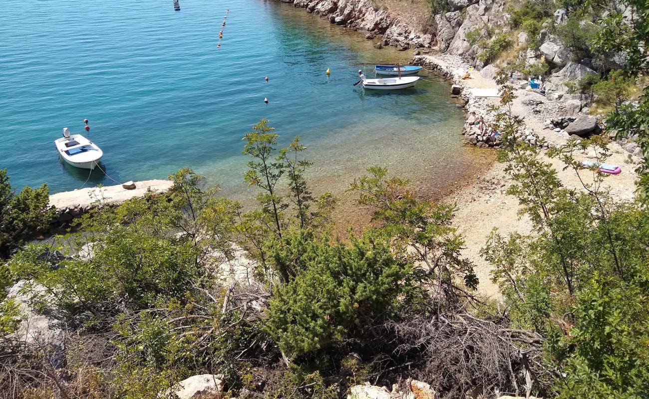 Wild beach'in fotoğrafı hafif çakıl yüzey ile