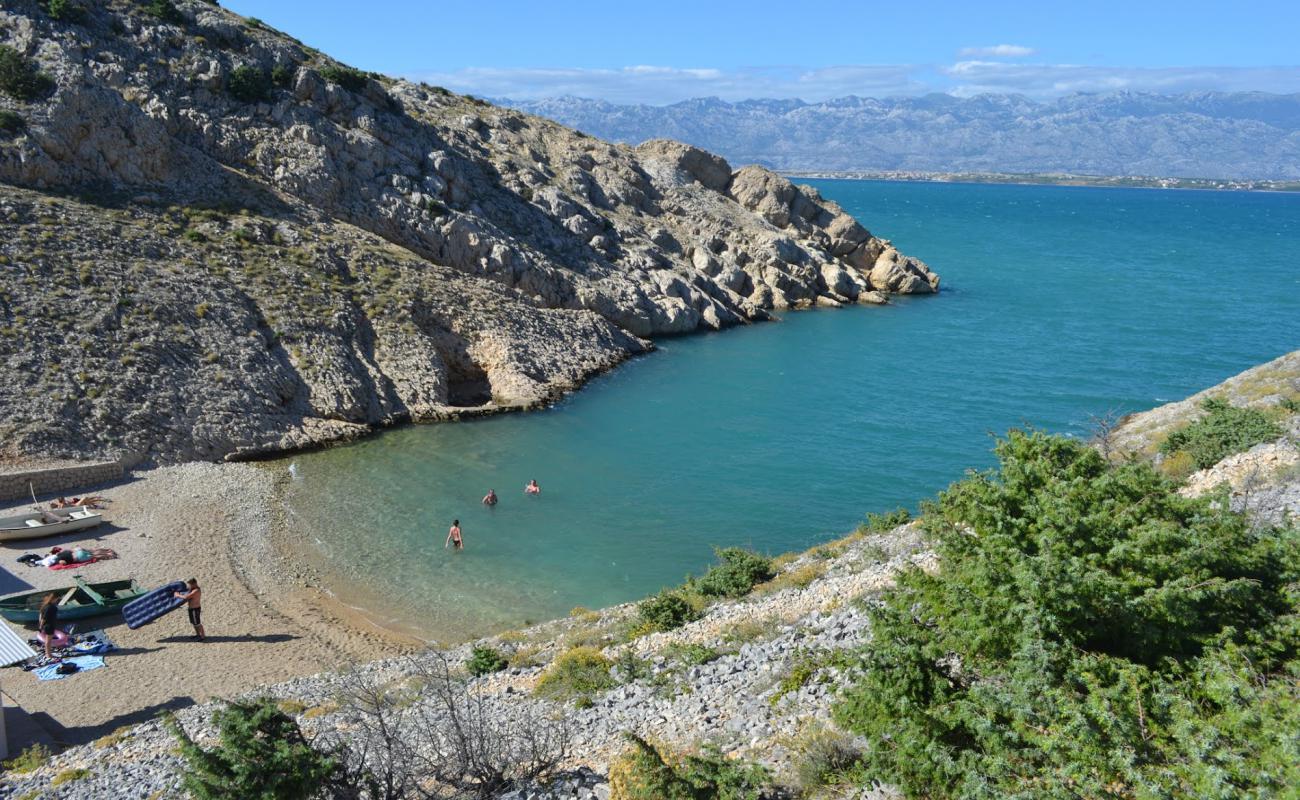 Duboka Draga'in fotoğrafı hafif ince çakıl taş yüzey ile