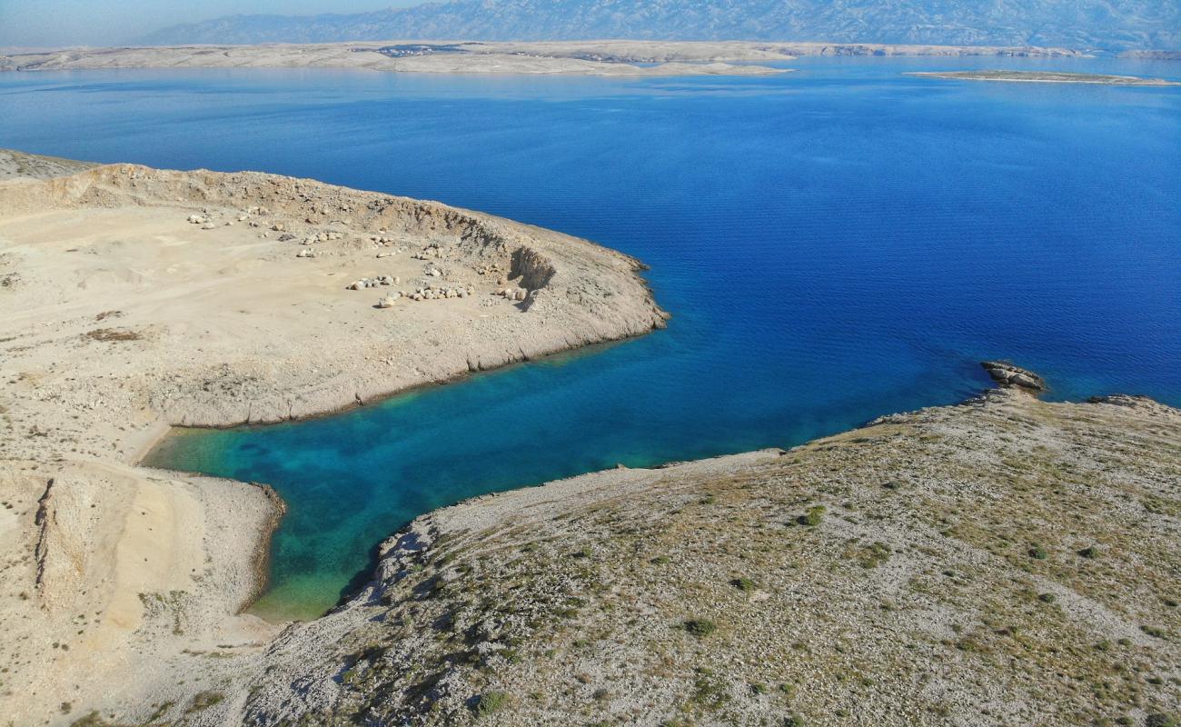 Velika Rasovaca'in fotoğrafı hafif çakıl yüzey ile