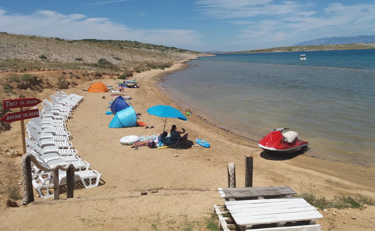 Plaza Ricina'in fotoğrafı i̇nce kahverengi kum yüzey ile