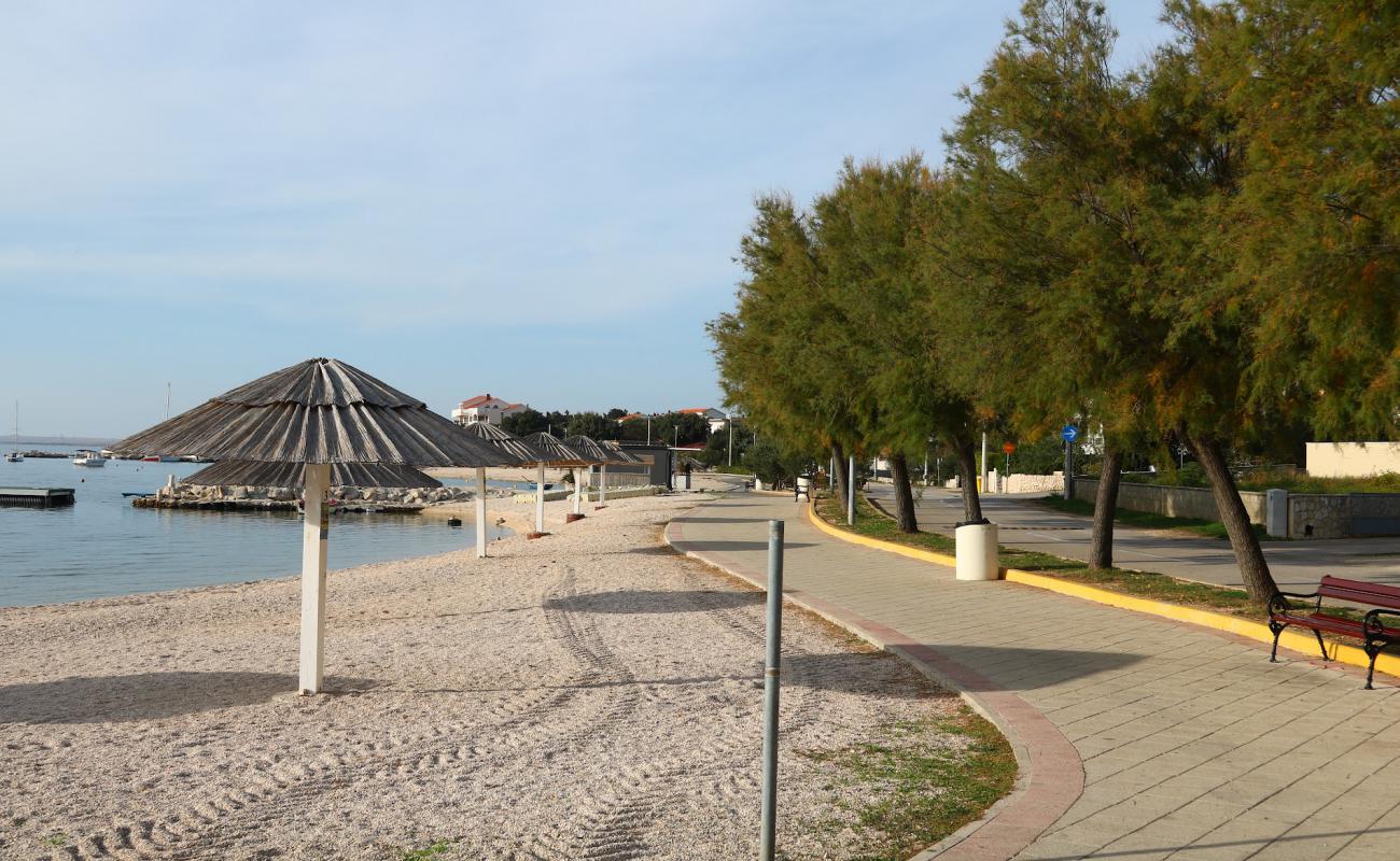 Plaza Zukve'in fotoğrafı küçük bej çakıl yüzey ile