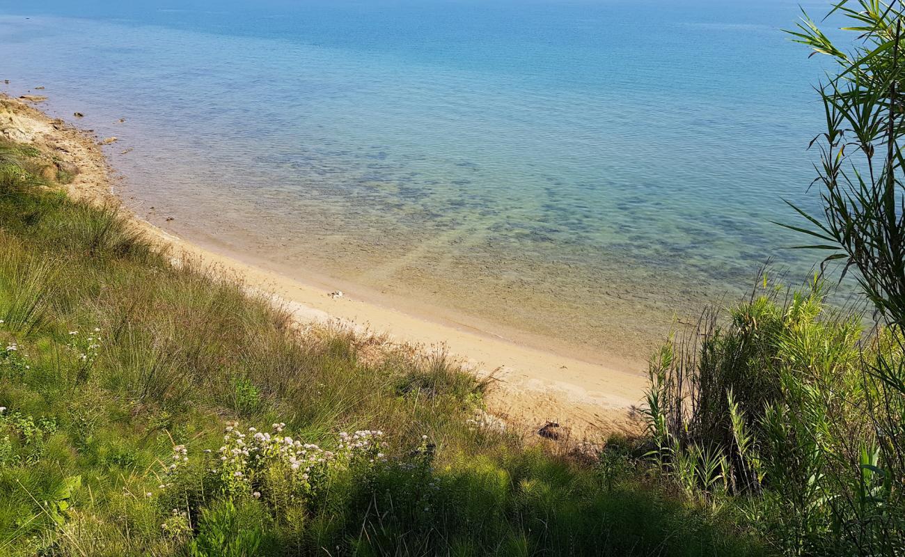 Plaza Sabunike II'in fotoğrafı parlak kum yüzey ile