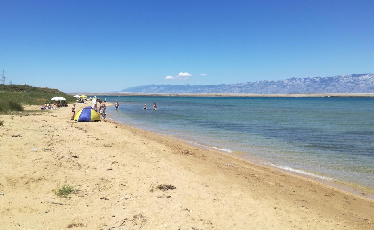 Sabunike Naturist'in fotoğrafı kahverengi kum yüzey ile