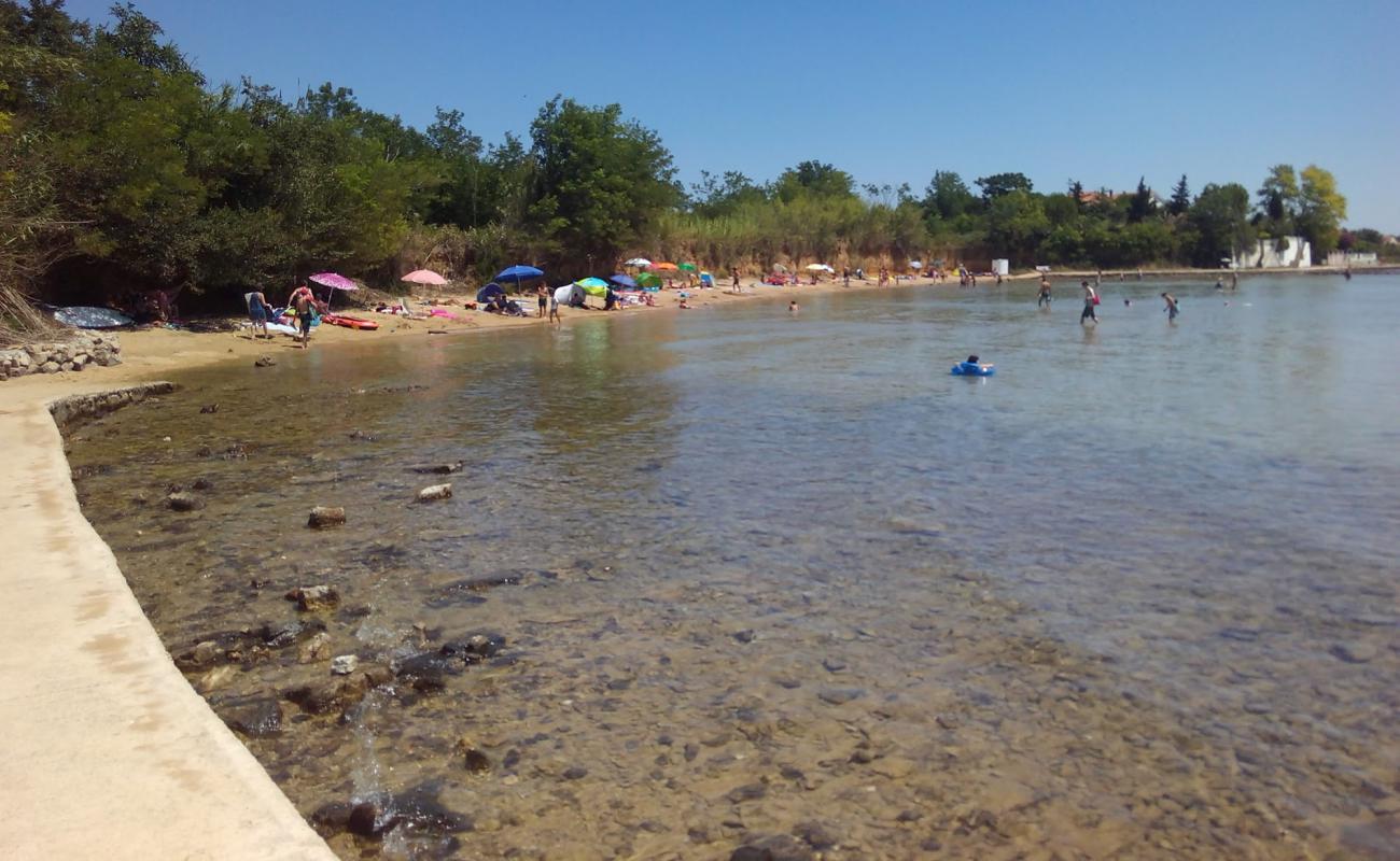 Mletak beach'in fotoğrafı parlak kum yüzey ile