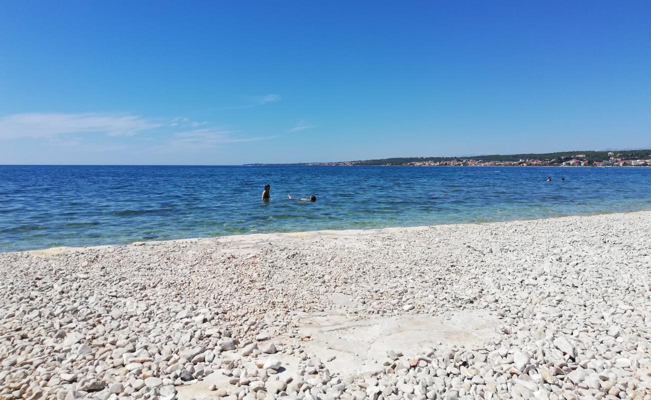 Borik beach'in fotoğrafı gri kum ve çakıllar yüzey ile