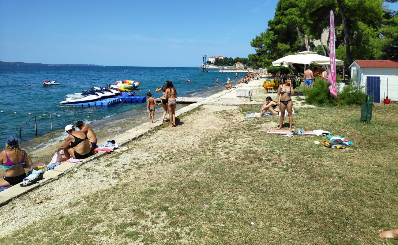 Plaza Zlatni Val'in fotoğrafı taşlar yüzey ile