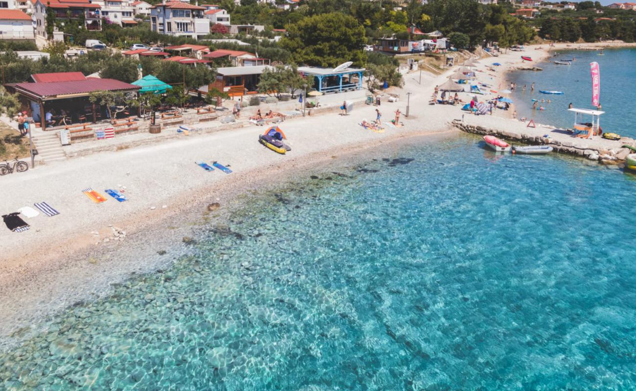 Pakostane beach II'in fotoğrafı hafif ince çakıl taş yüzey ile