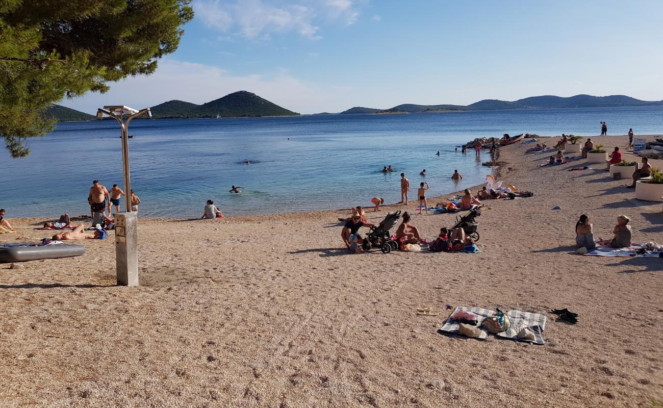 Dolaske Drage beach'in fotoğrafı hafif çakıl yüzey ile