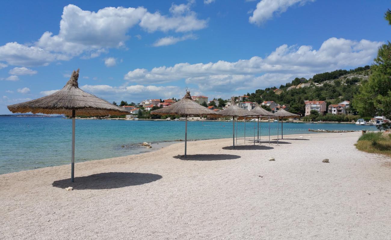 Jasenovo beach'in fotoğrafı küçük bej çakıl yüzey ile